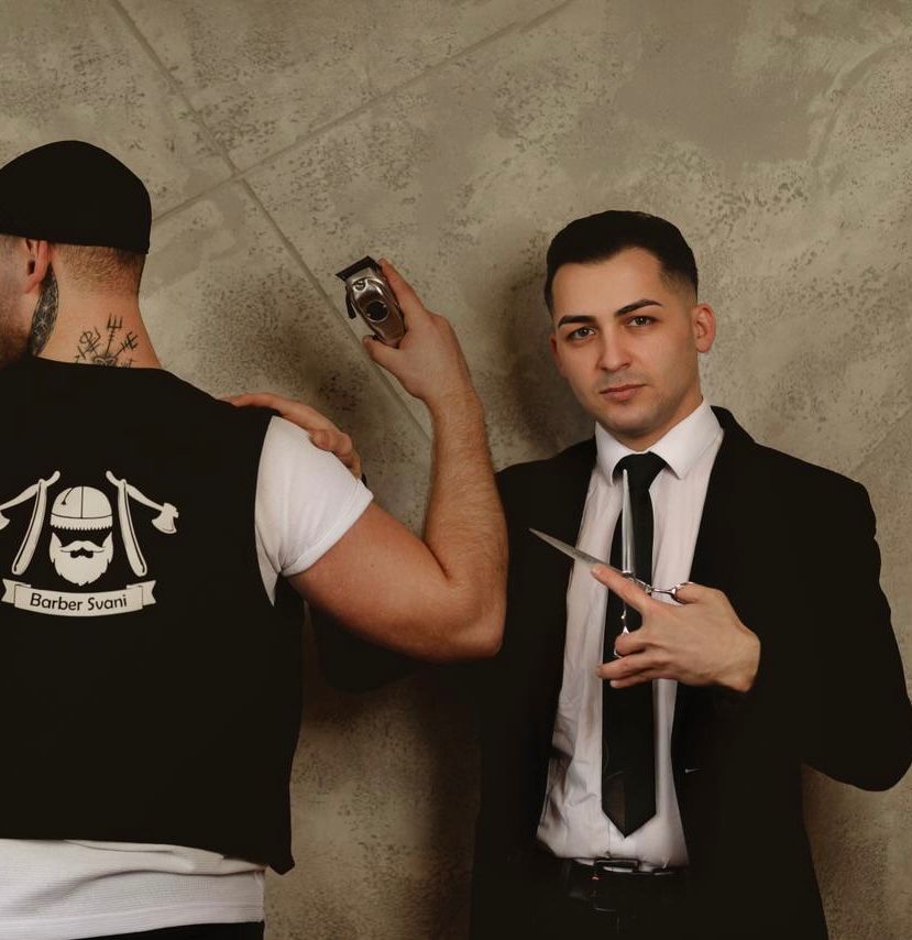 Barber Svani at Work